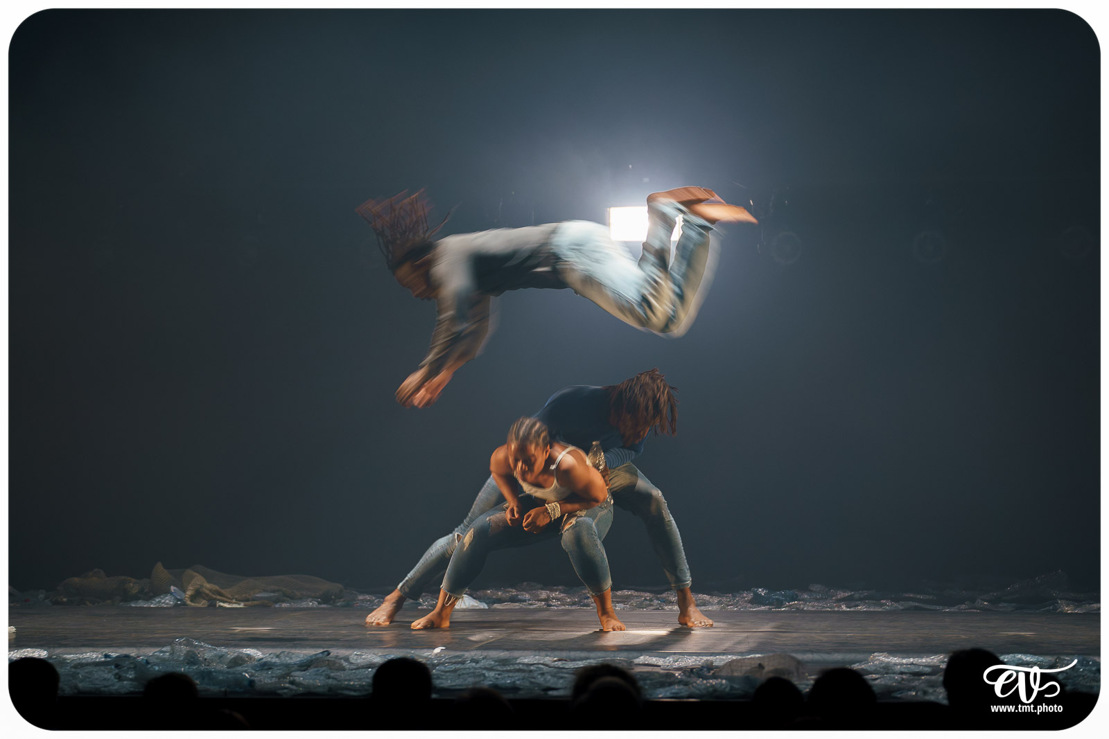 YÉ ! (L'EAU) (CIRCUS BAOBAB)